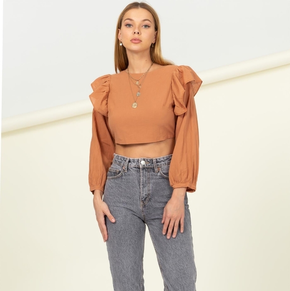 BACK TO BUSINESS RUFFLED CROP TOP - Picture 3 of 3